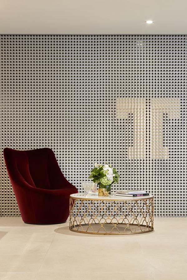 Tyrian Albert Park Lake Melbourne Exterior photo A perforated wall